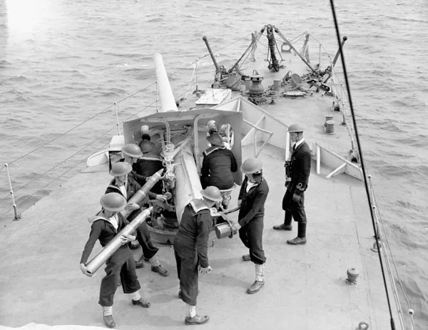 HMCS Hamilton (I24)