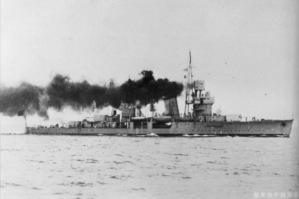 Chinese cruiser Ping Hai