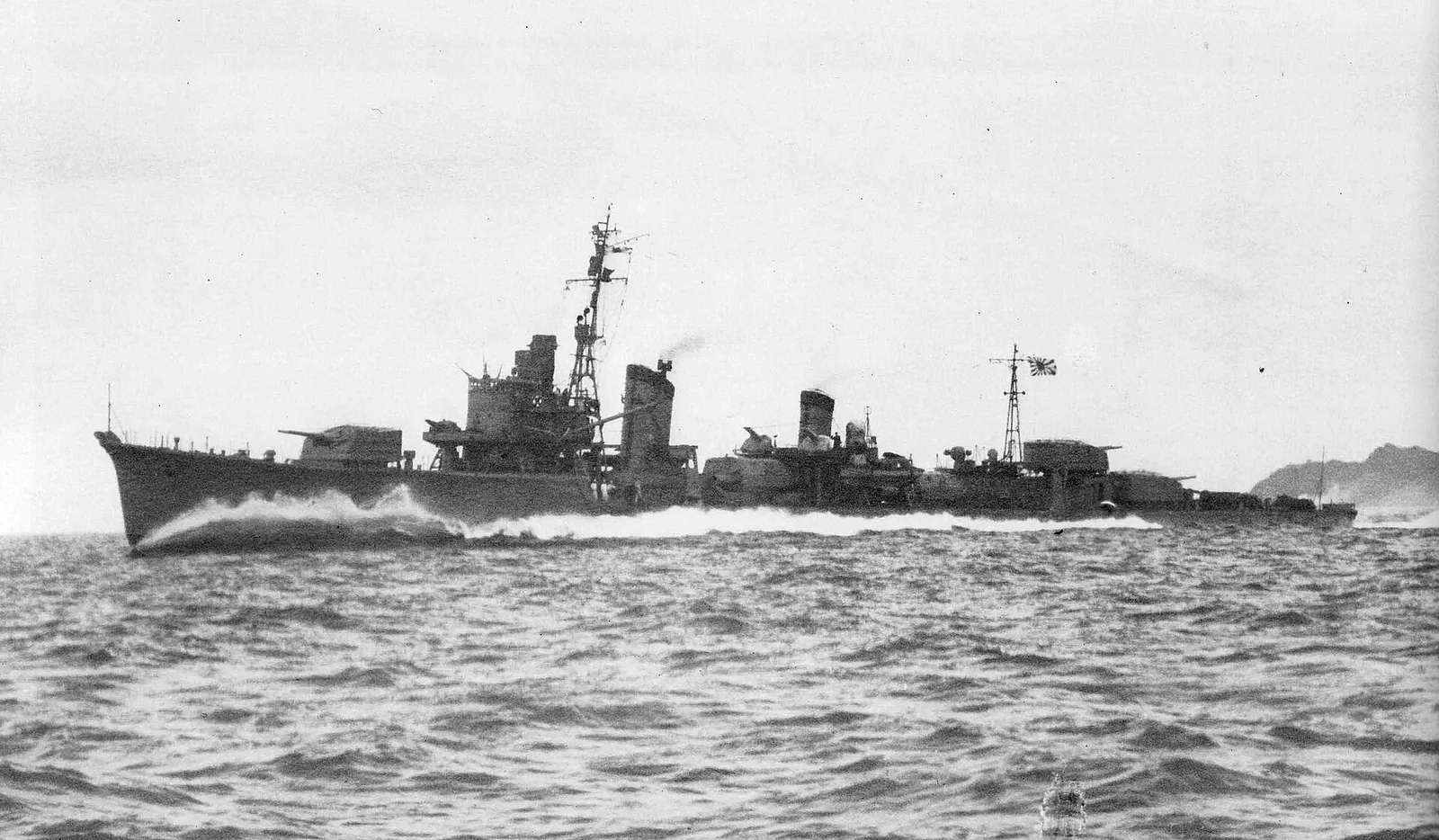 Japanese destroyer Hamanami