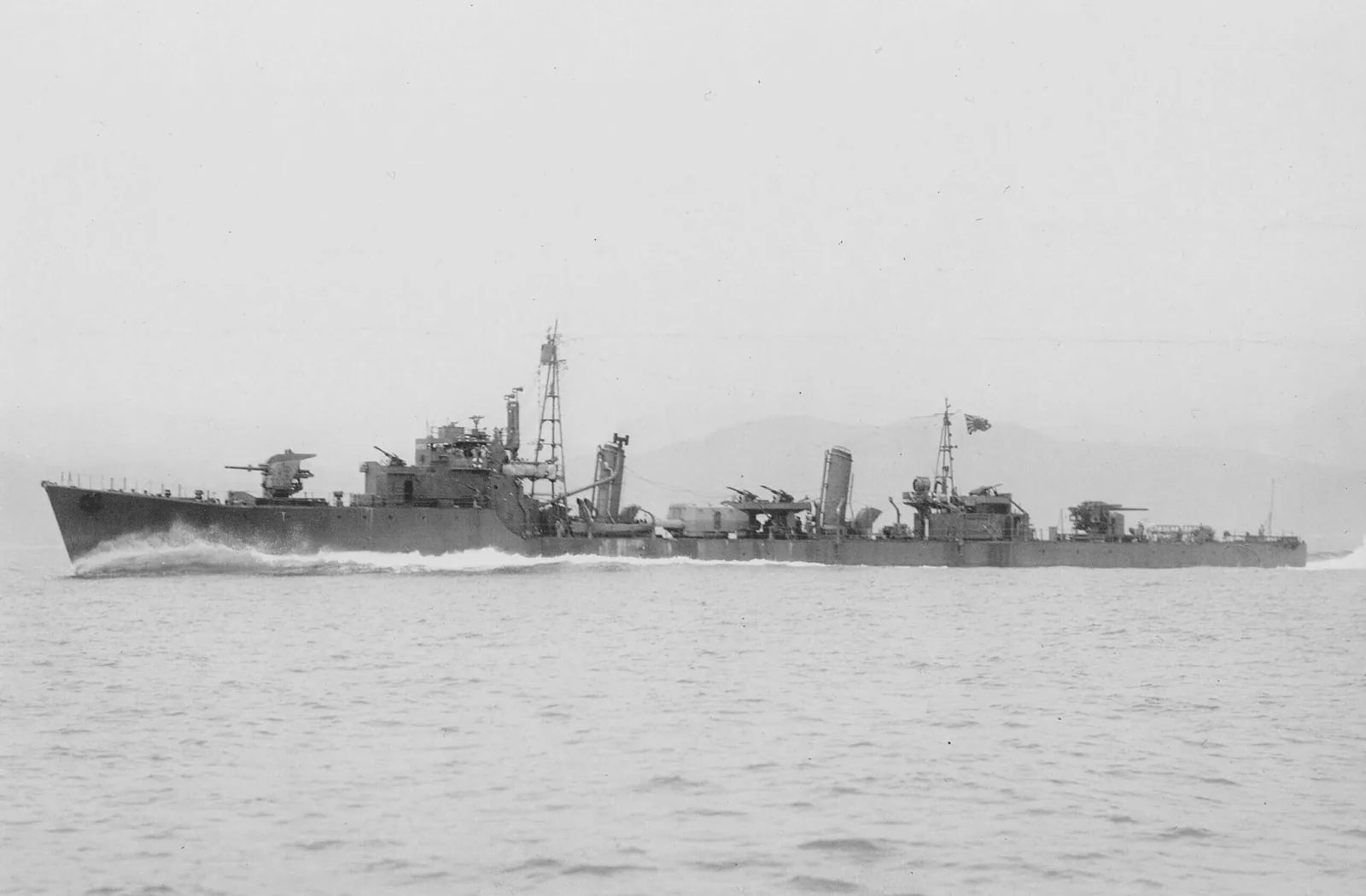 Japanese destroyer Momo (1944)