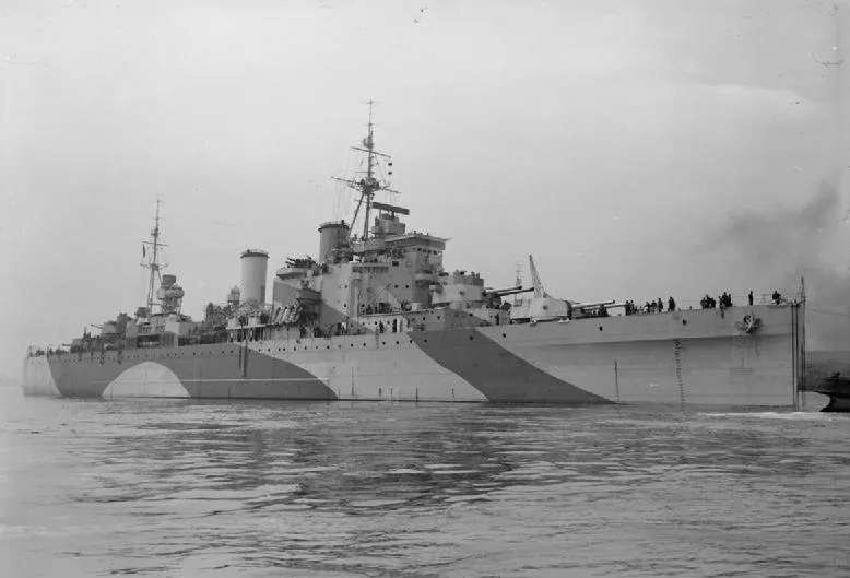 HMS London (69)