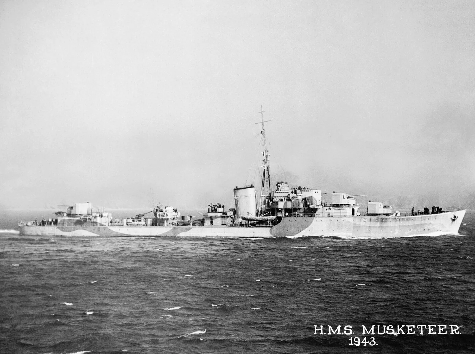 HMS Musketeer (G86)