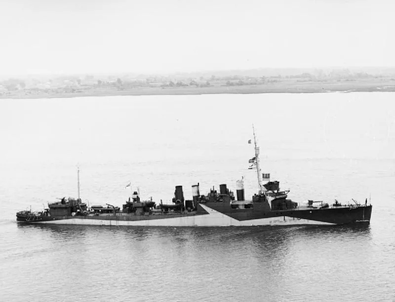 Soviet destroyer Dejatelny