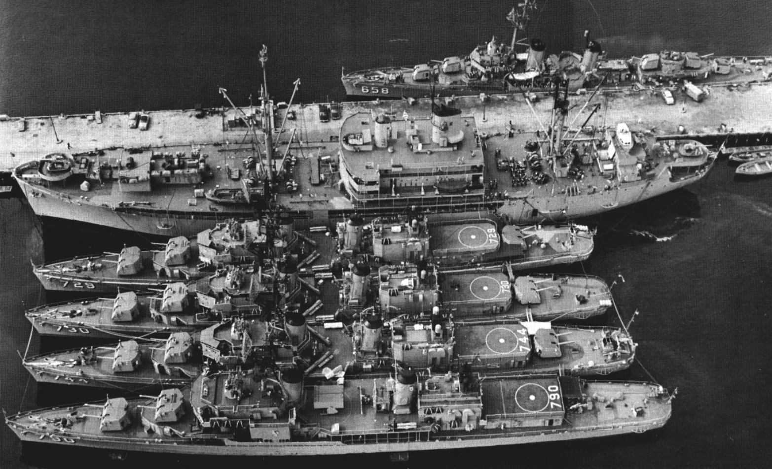 USS Blue (DD-744)