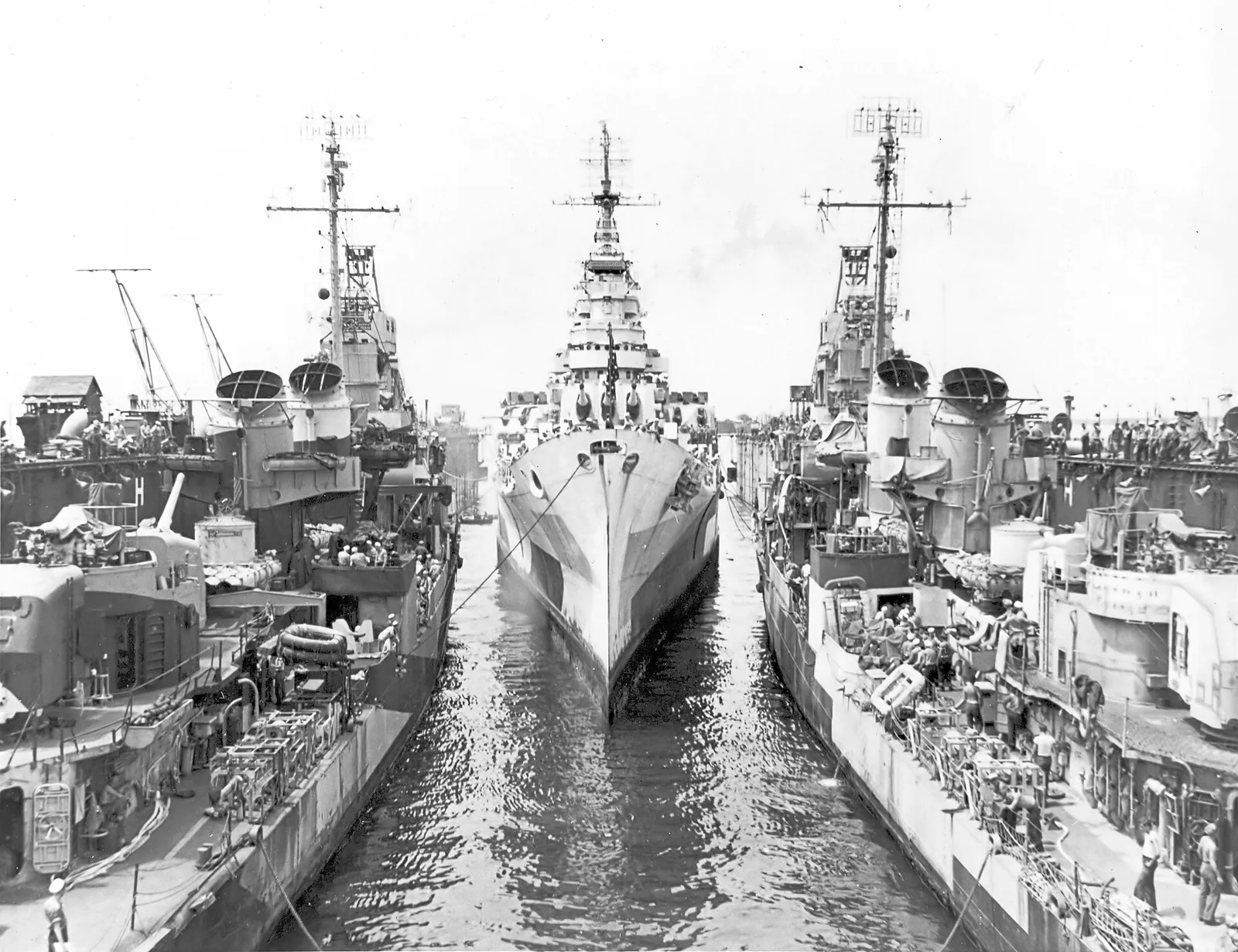USS Claxton (DD-571)