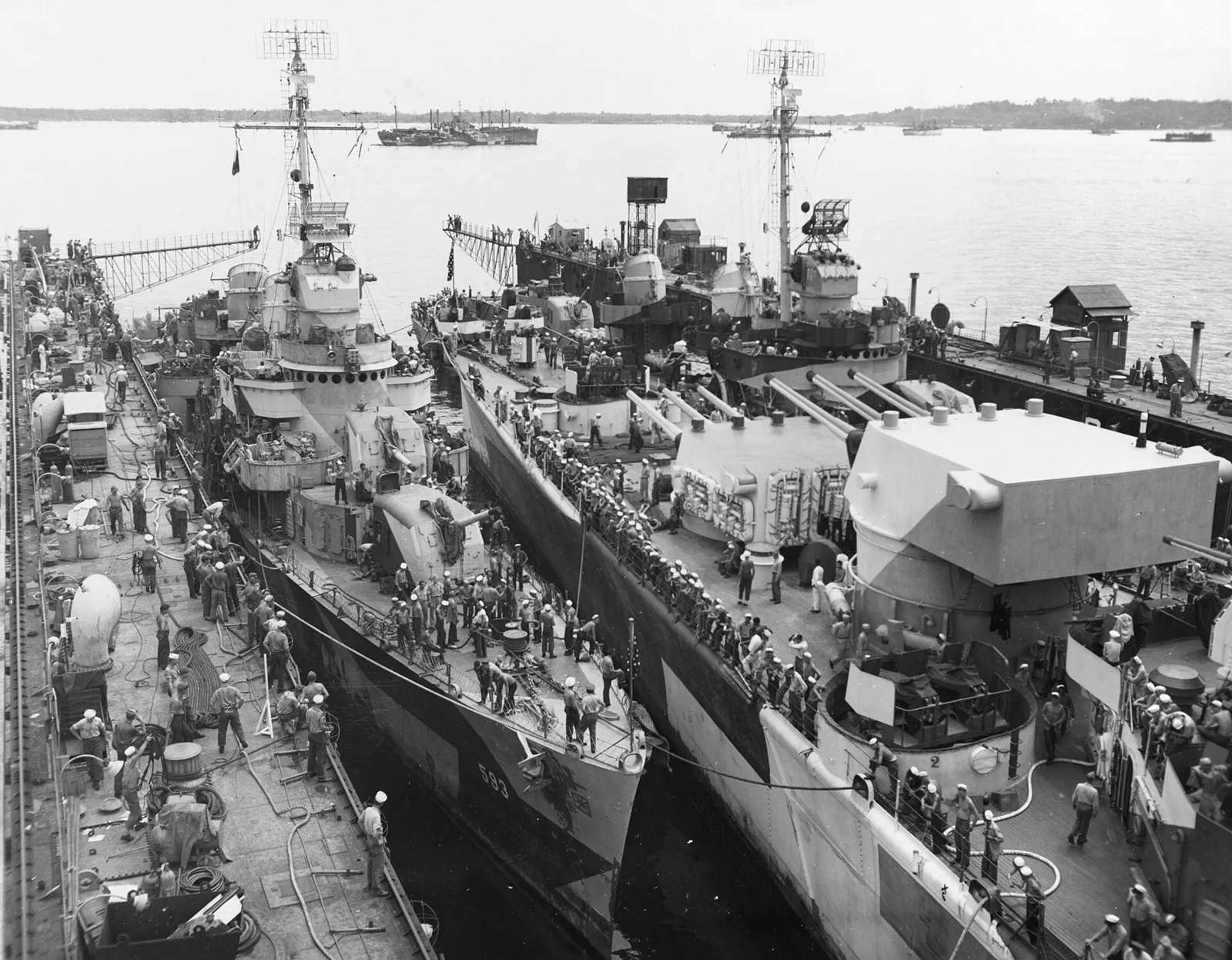 USS Claxton (DD-571)