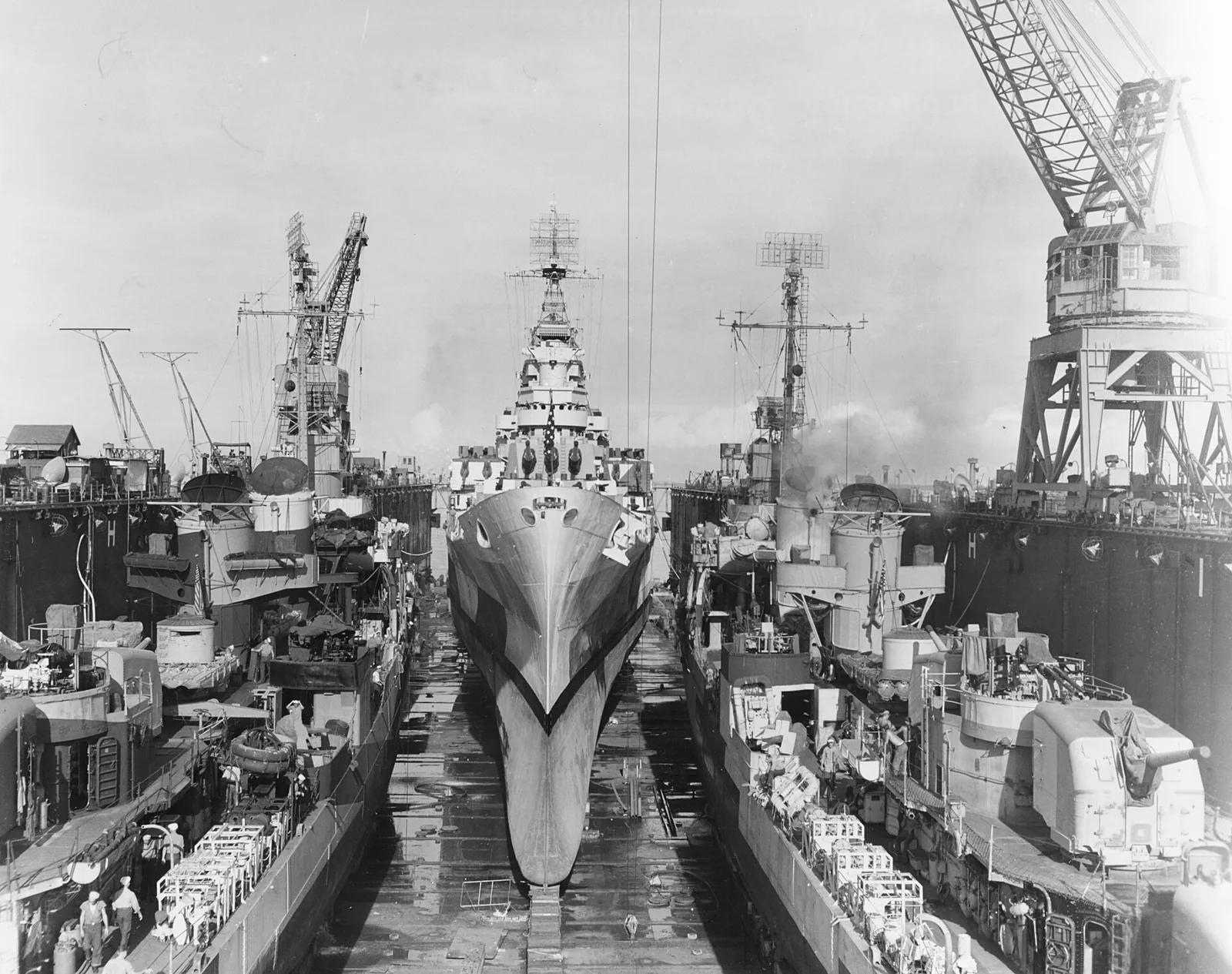 USS Claxton (DD-571)