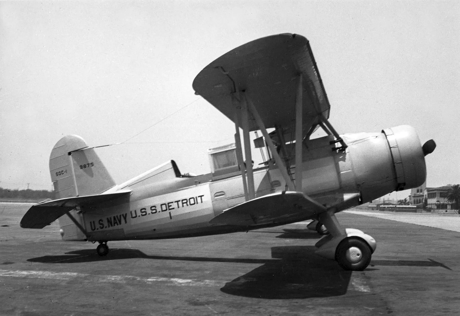 USS Detroit (CL-8)