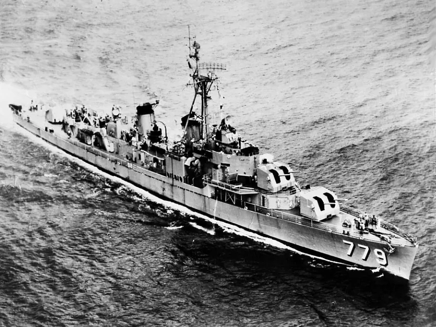 USS Douglas H. Fox