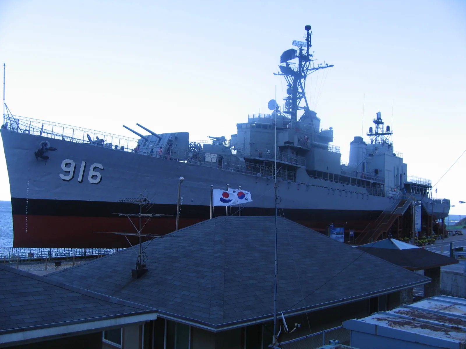 USS Everett F. Larson (DD-830)