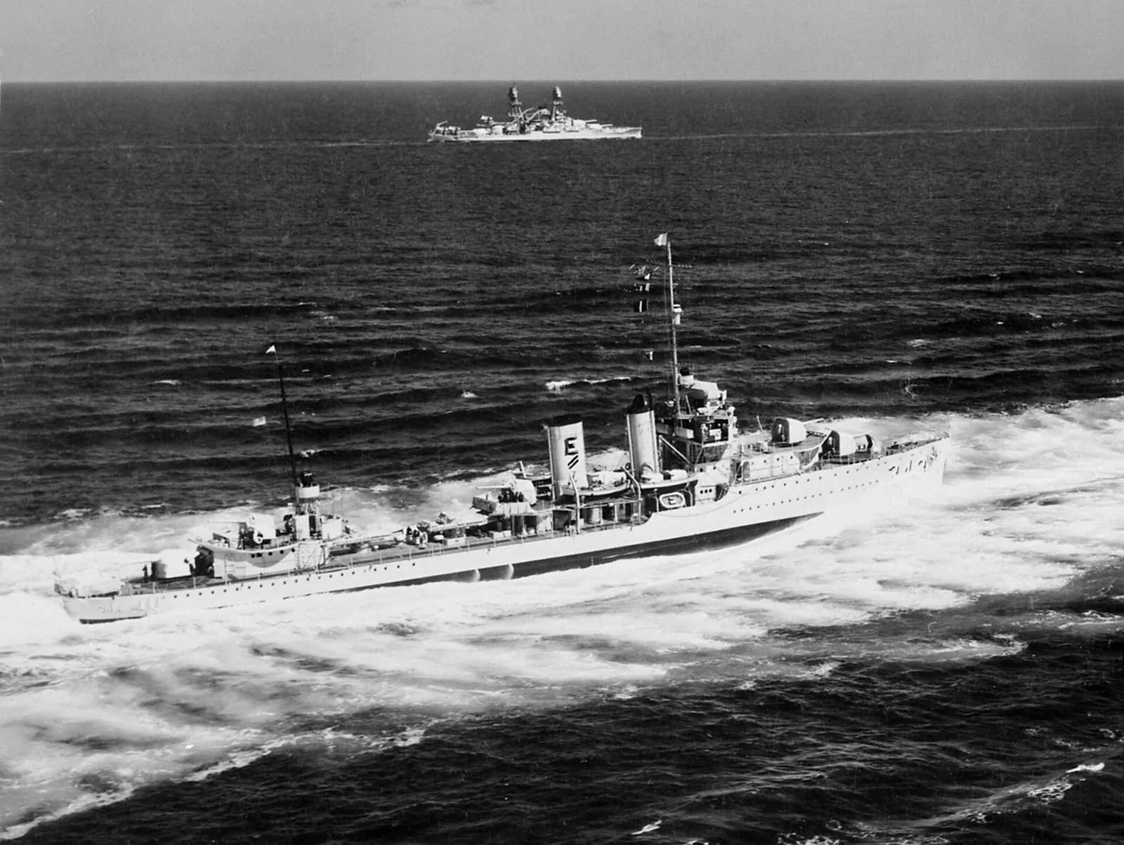 USS Farragut (DD-348)