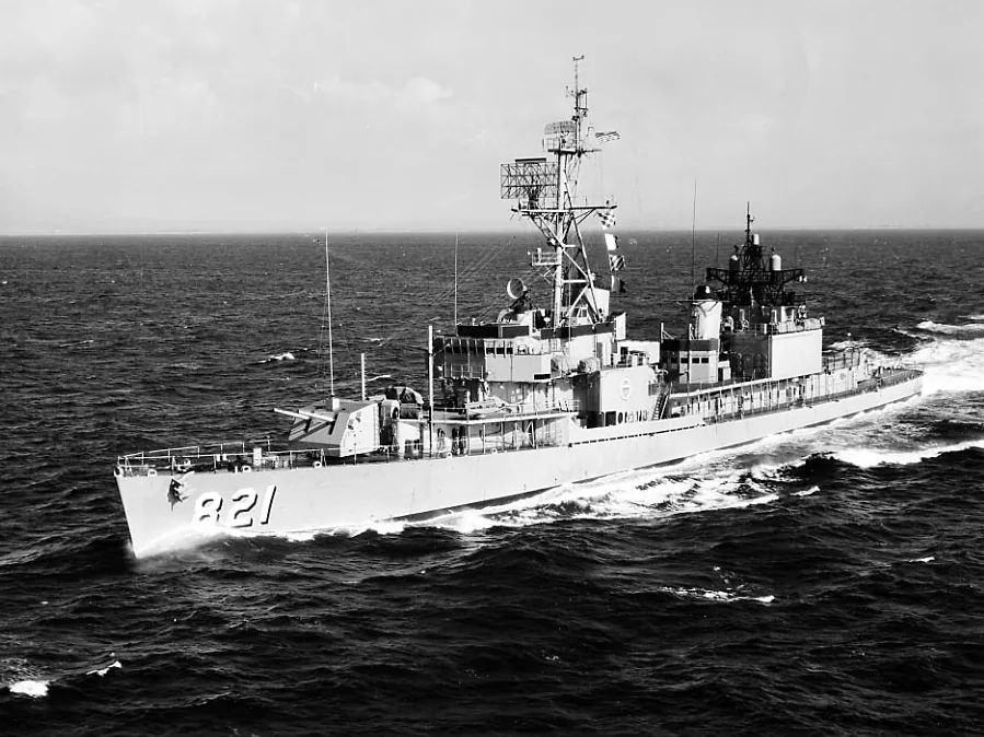 USS Johnston (DD-821)