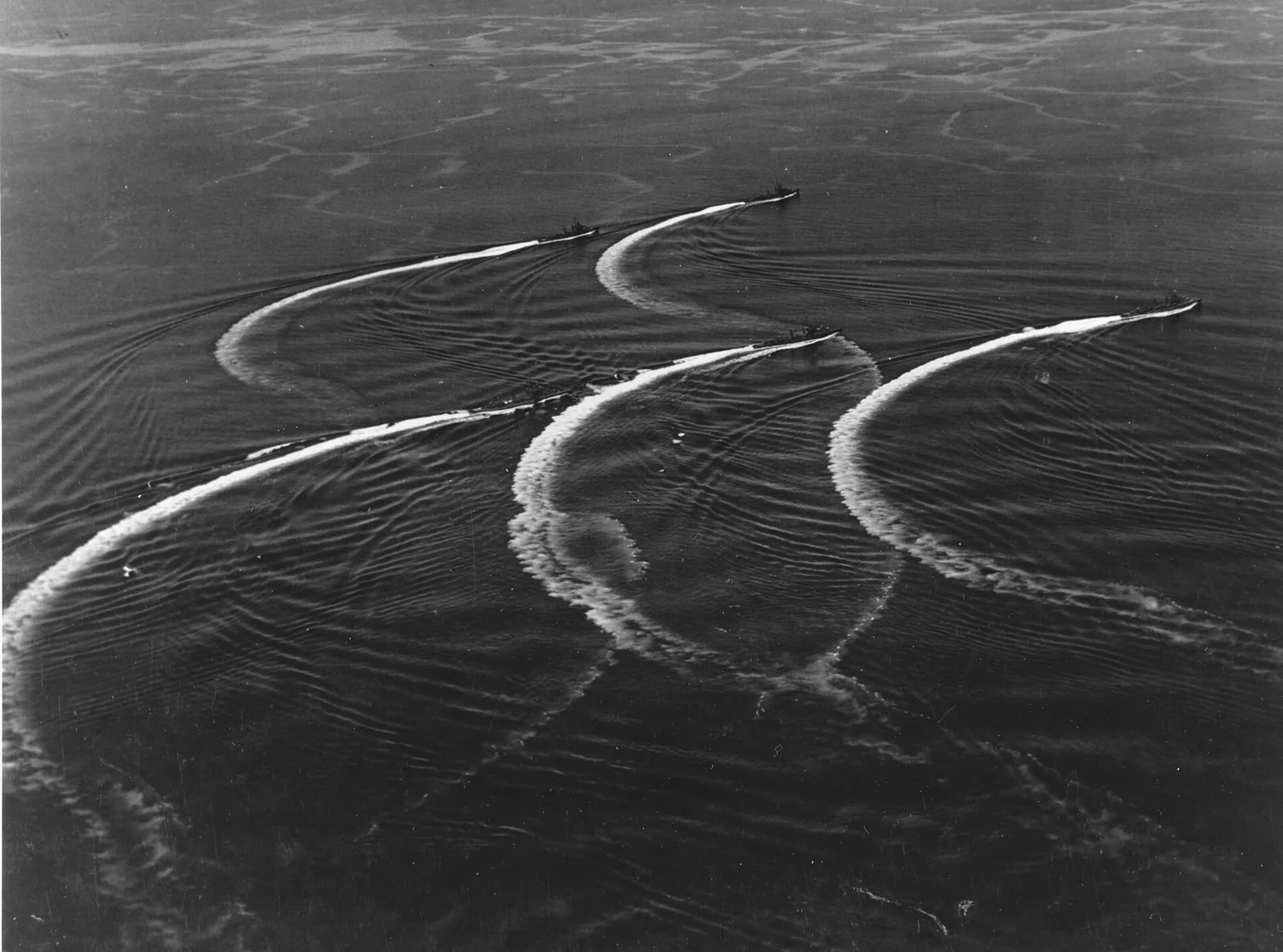 USS Lardner (DD-487)