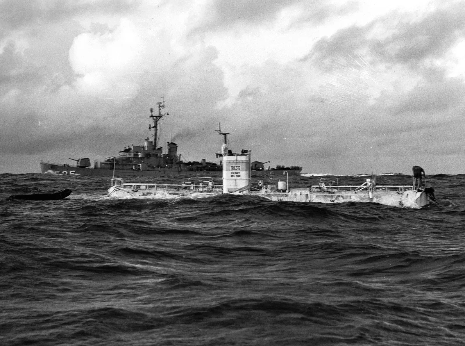 USS Lewis (DE-535)