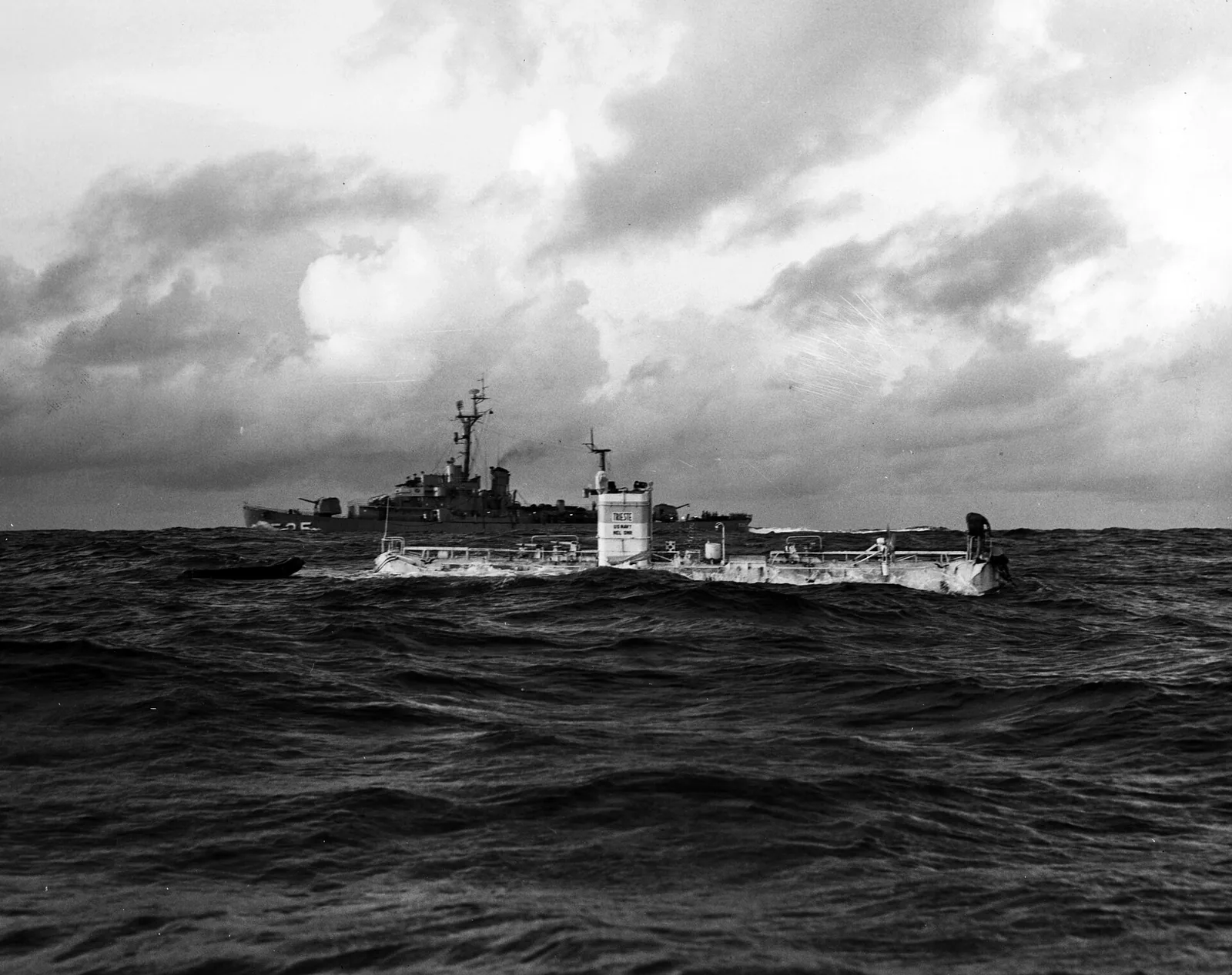 USS Lewis (DE-535)