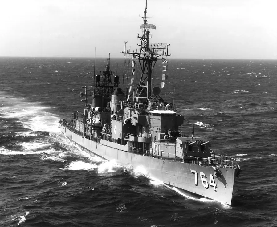 USS Lloyd Thomas (DD-764)