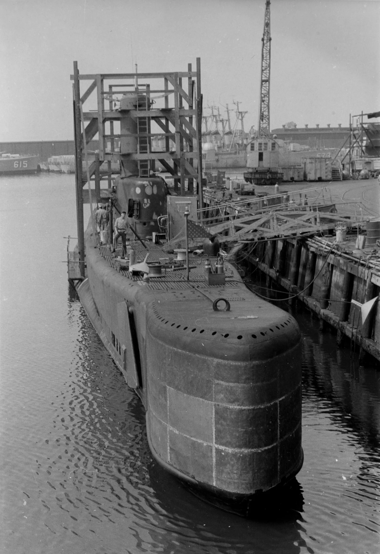 USS McLanahan (DD-615)