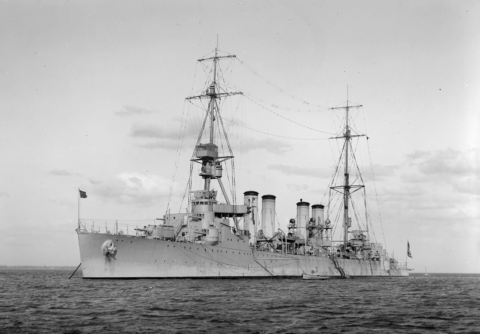 USS Memphis (CL-13)