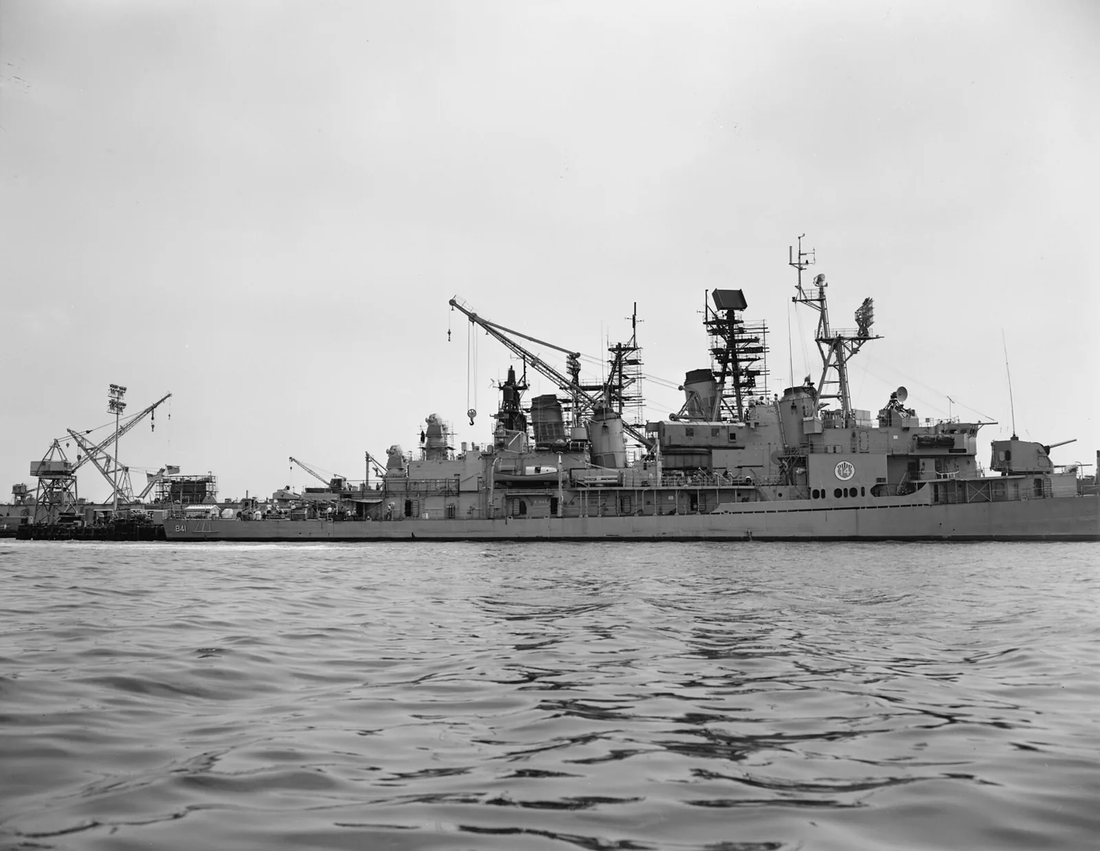 USS Noa (DD-841)