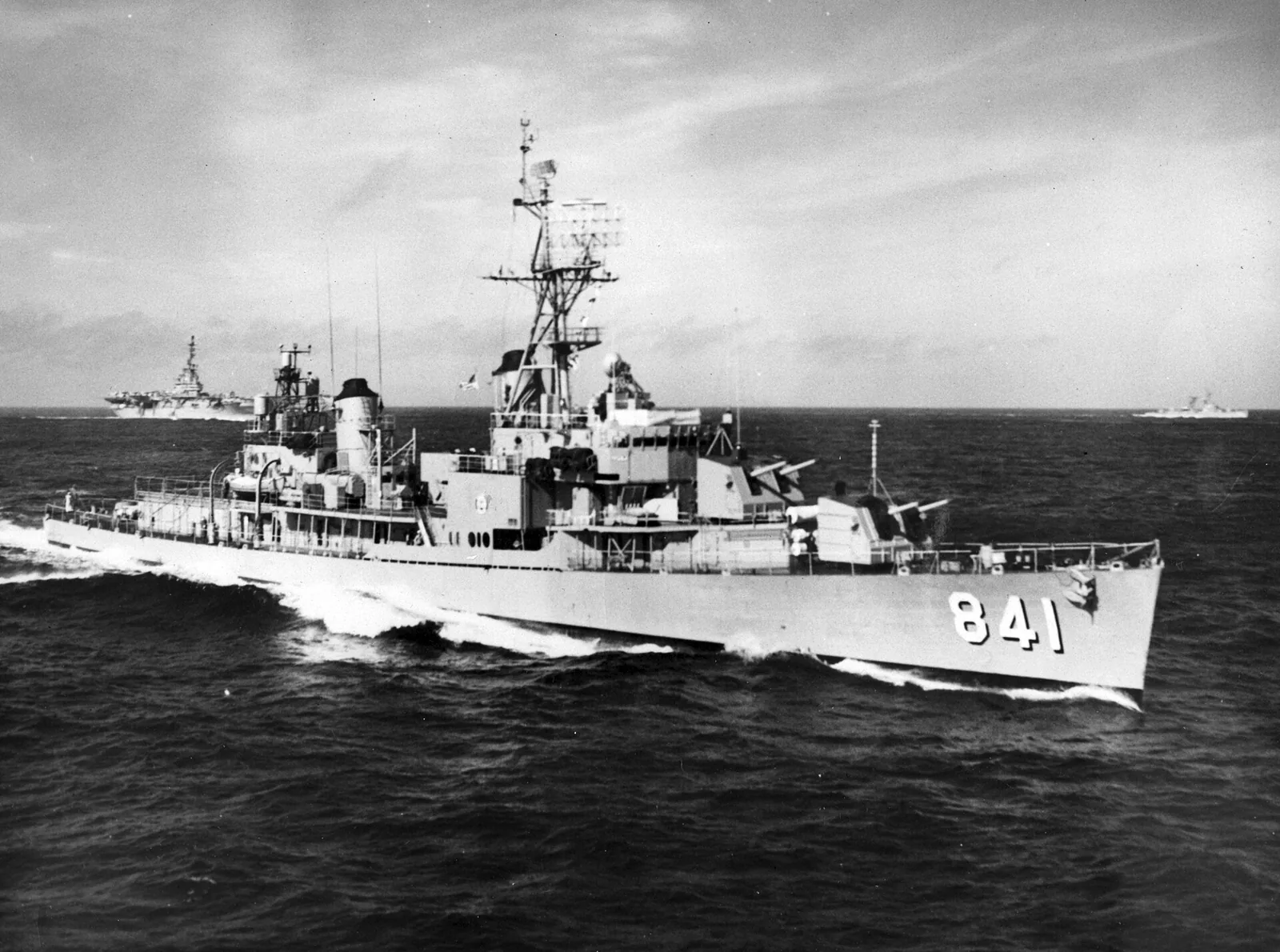 USS Noa (DD-841)