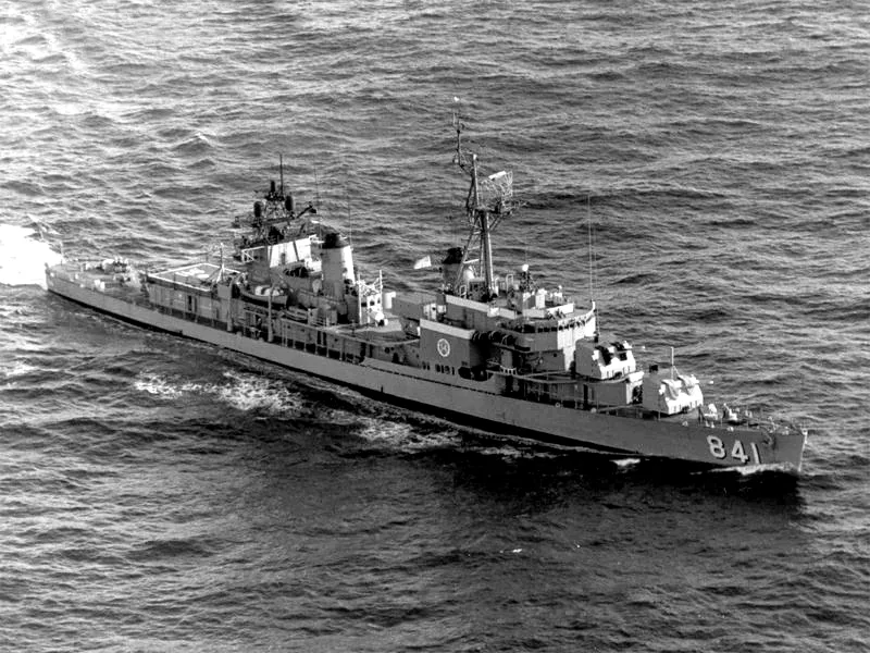 USS Noa (DD-841)