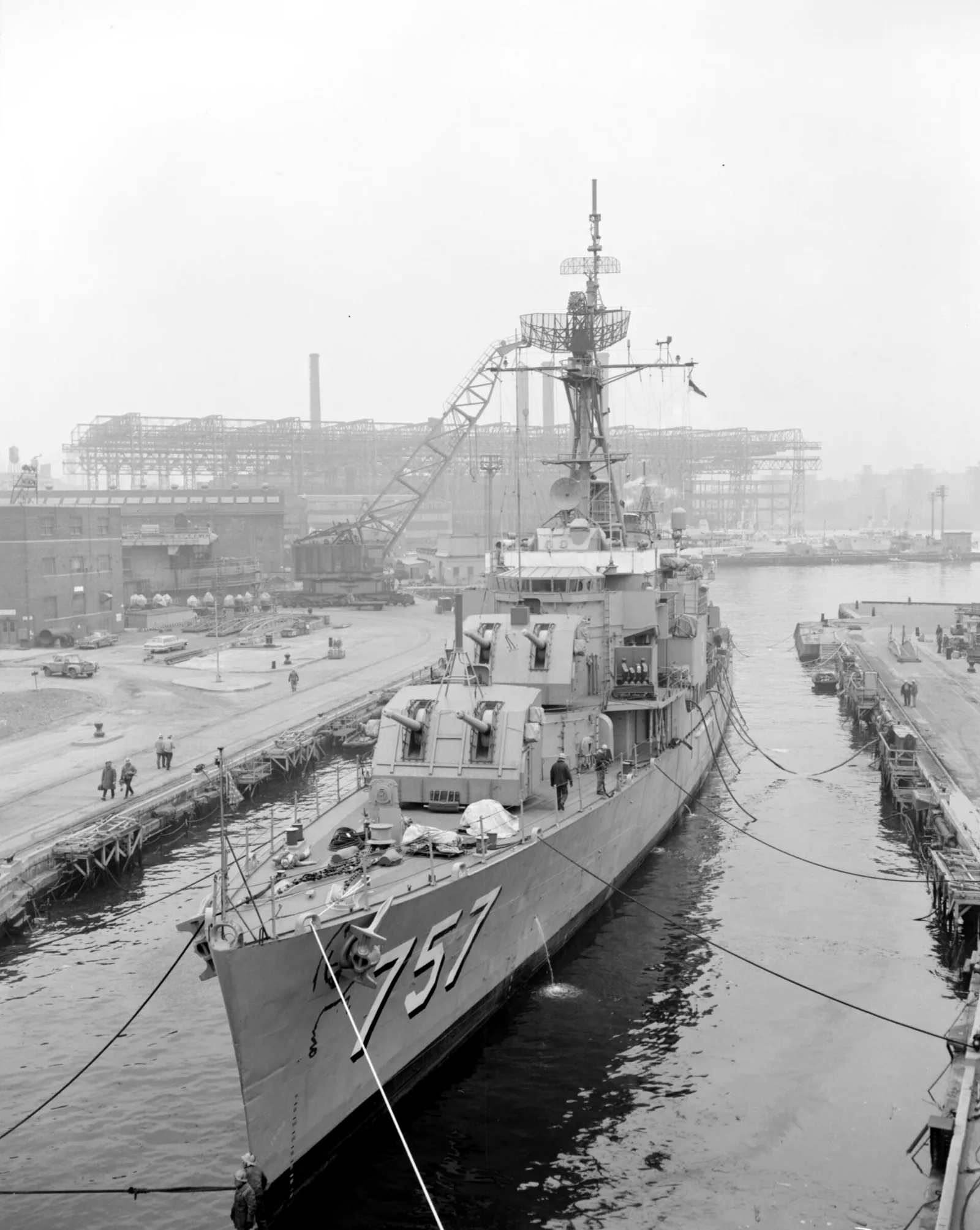 USS Putnam (DD-757)