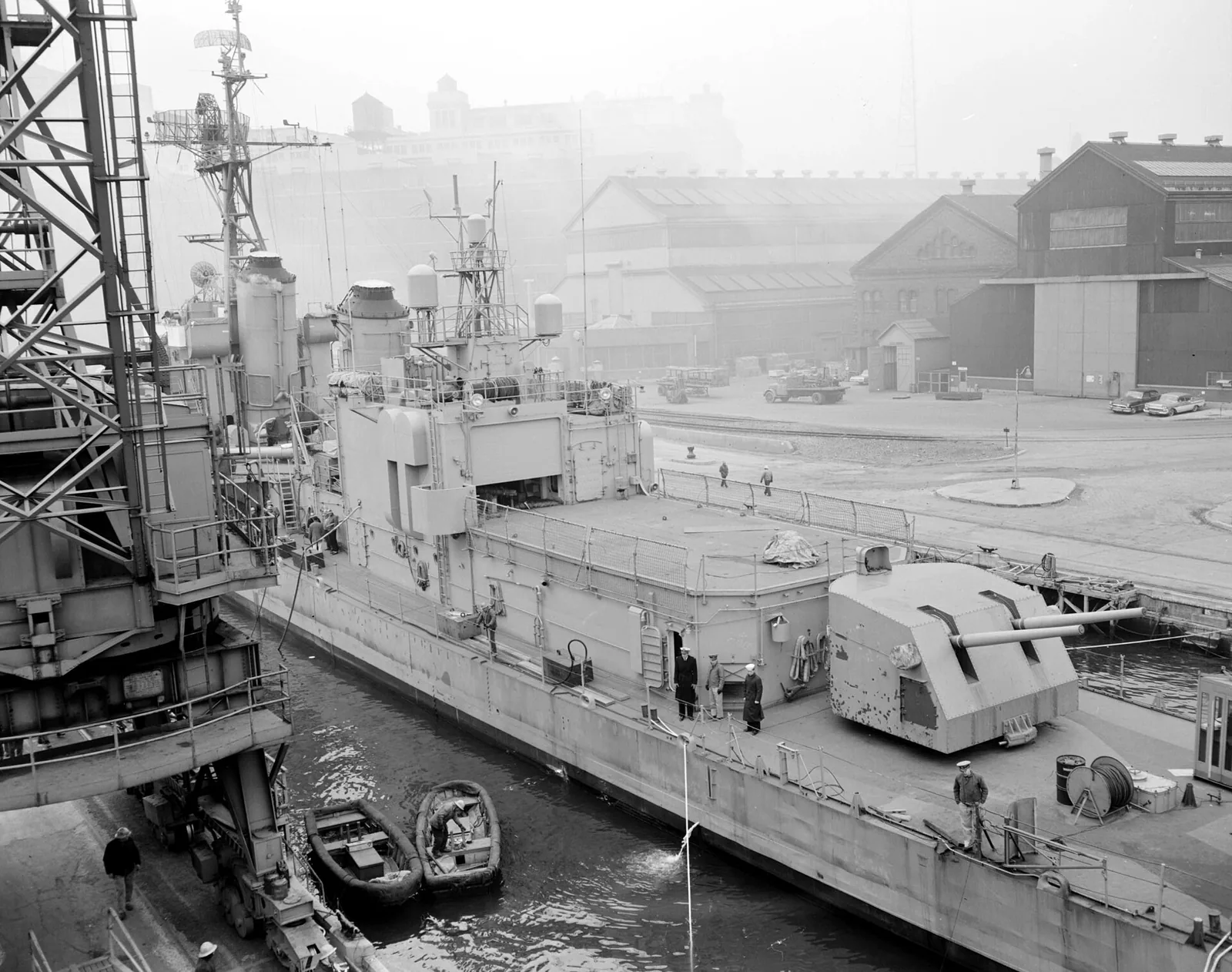 USS Putnam (DD-757)
