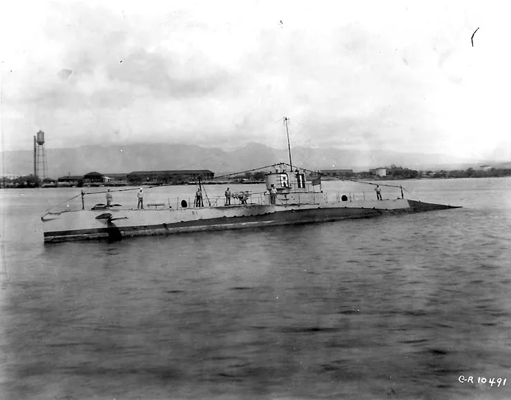 USS R-1