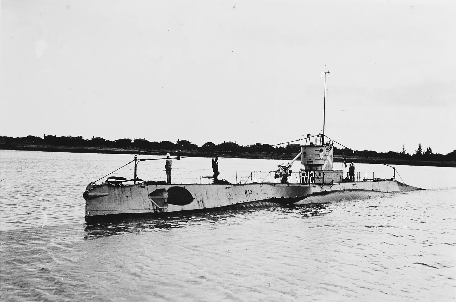 USS R-12