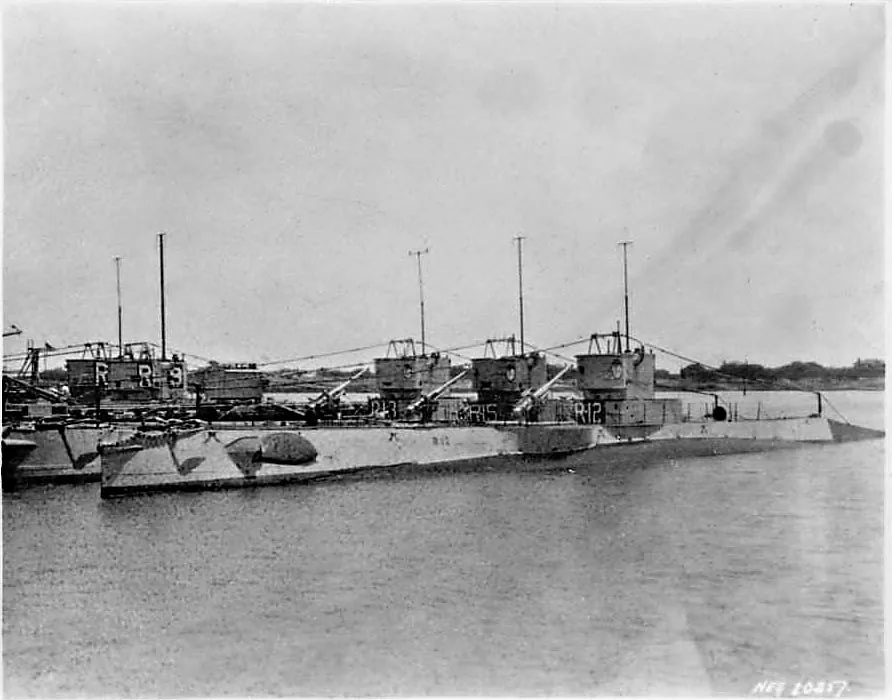 USS R-12