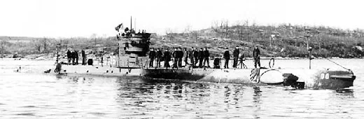 USS R-9