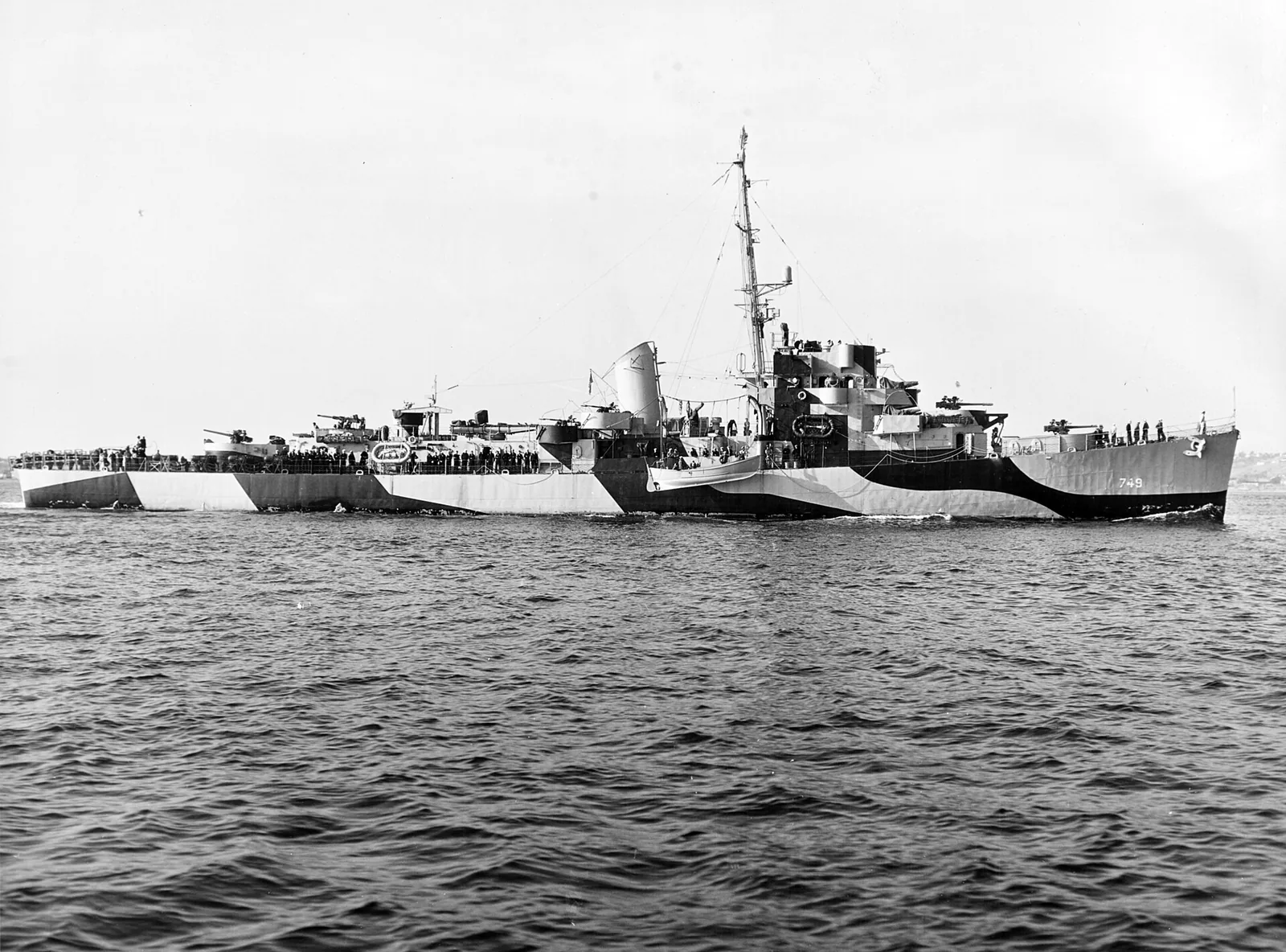 USS Roberts (DE-749)