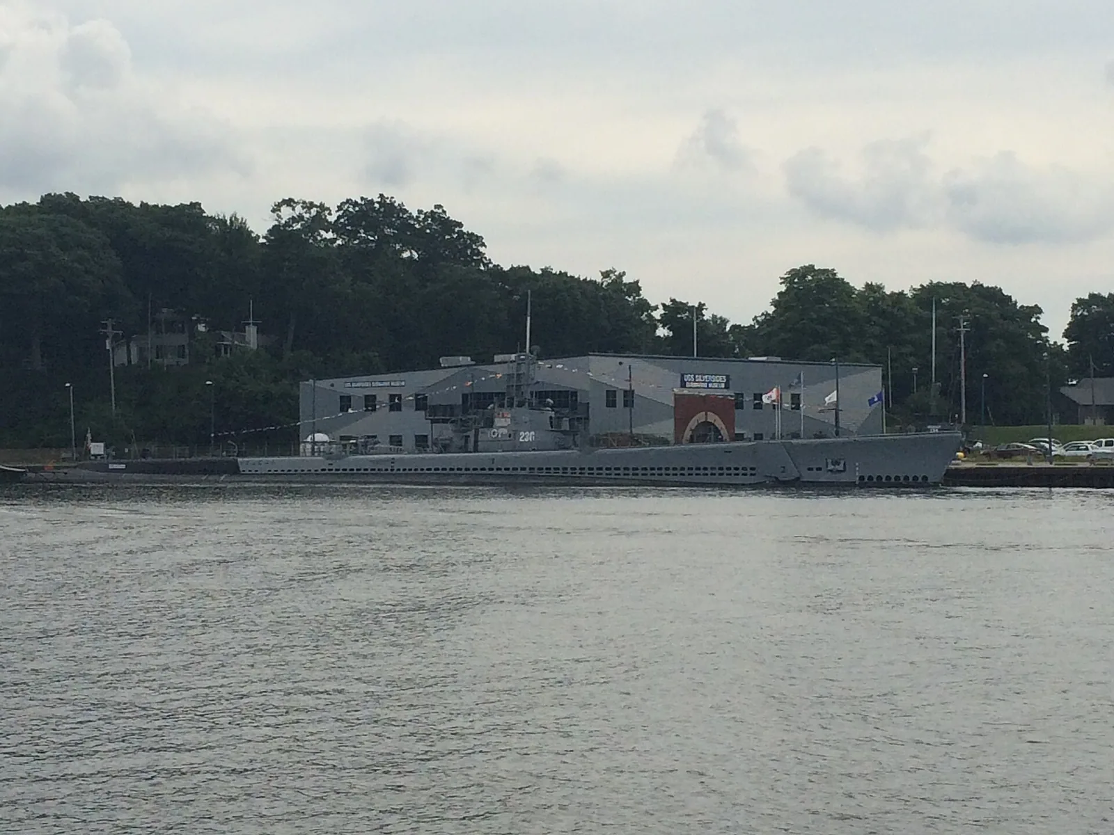 USS Silversides (SS-236)