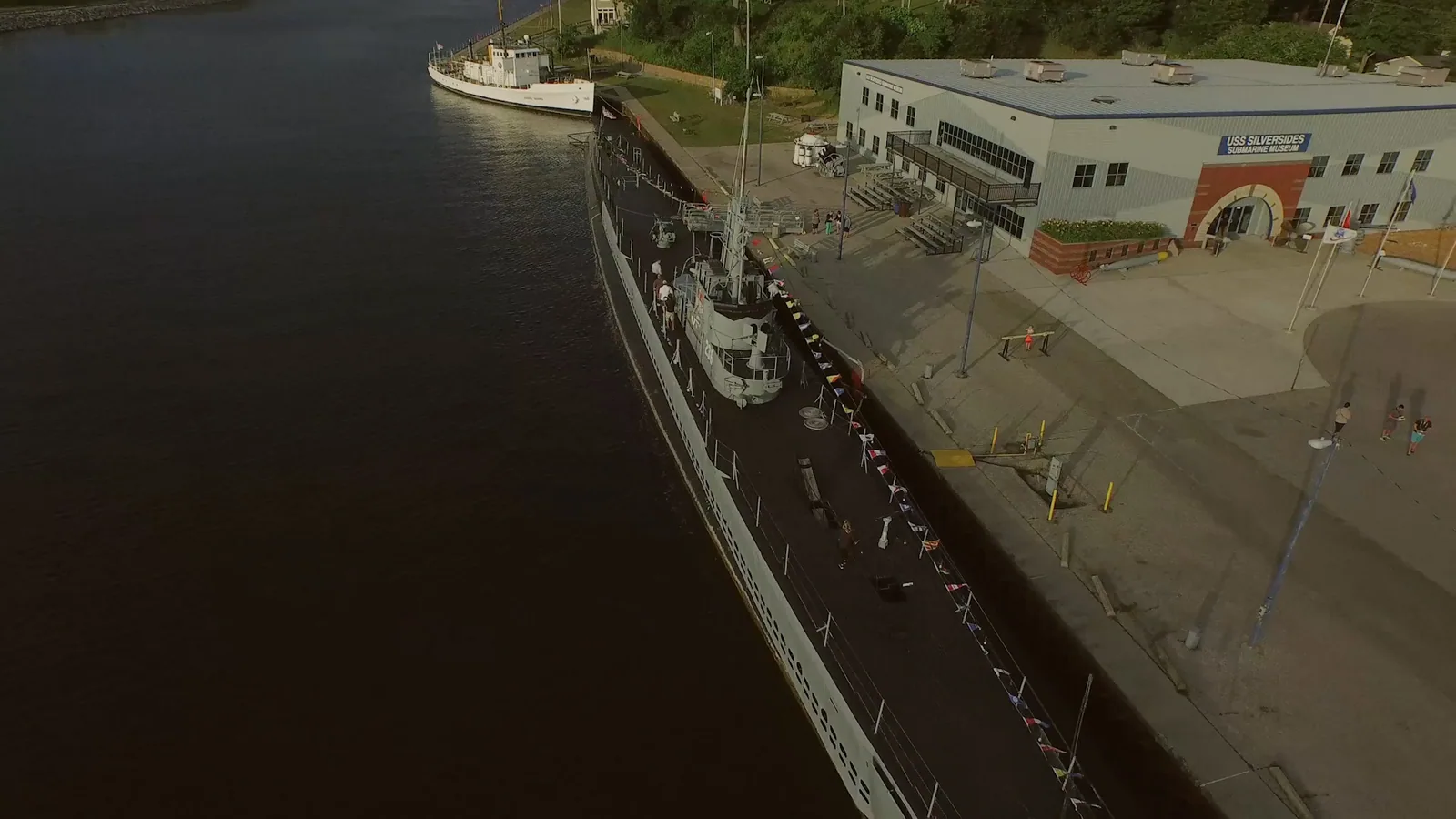 USS Silversides (SS-236)