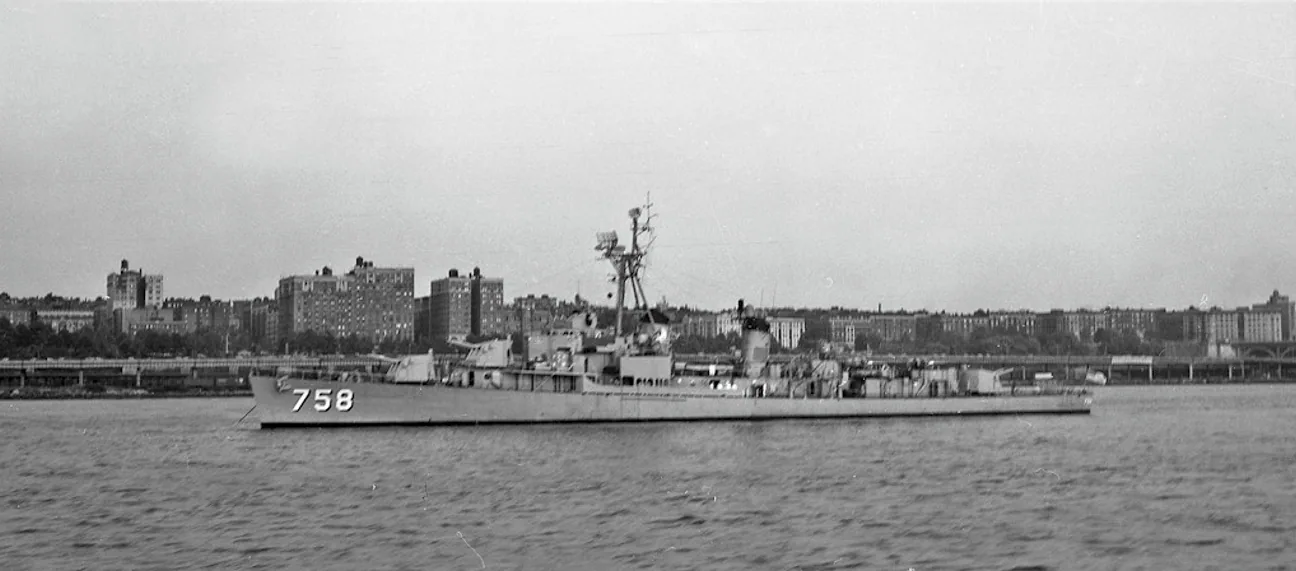 USS Strong (DD-758)