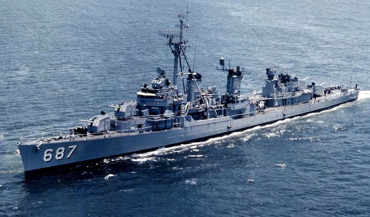 USS Uhlmann