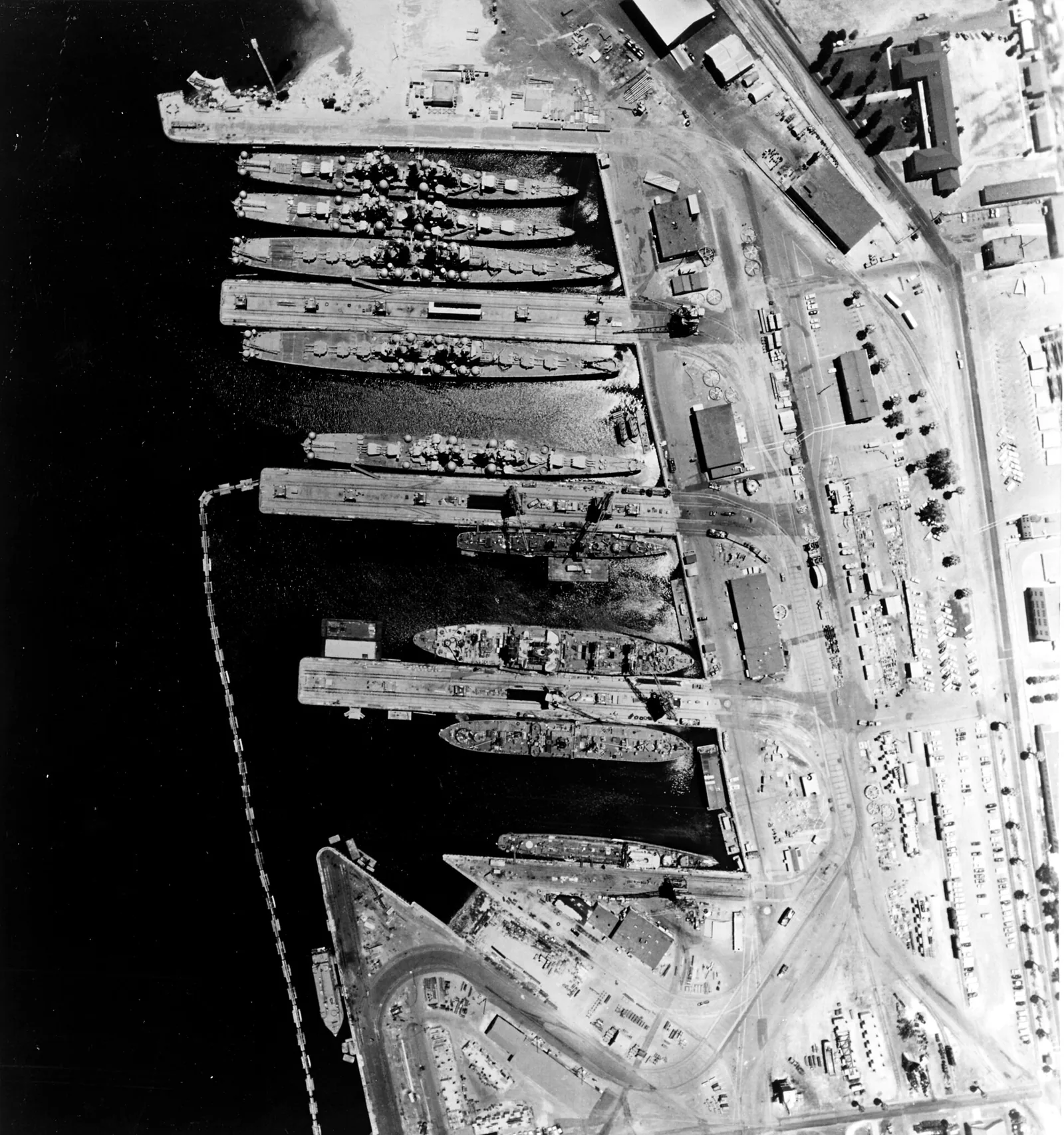 USS Vicksburg (CL-86)