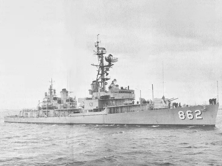 USS Vogelgesang (DD-862)
