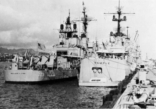 USS Wallace L. Lind